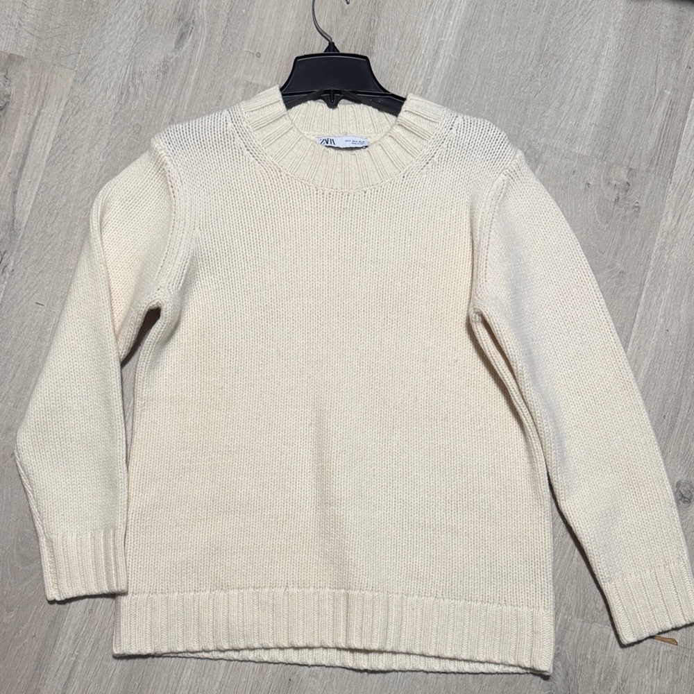 Zara Women's Wool Cream Knit Crew Neck Sweater